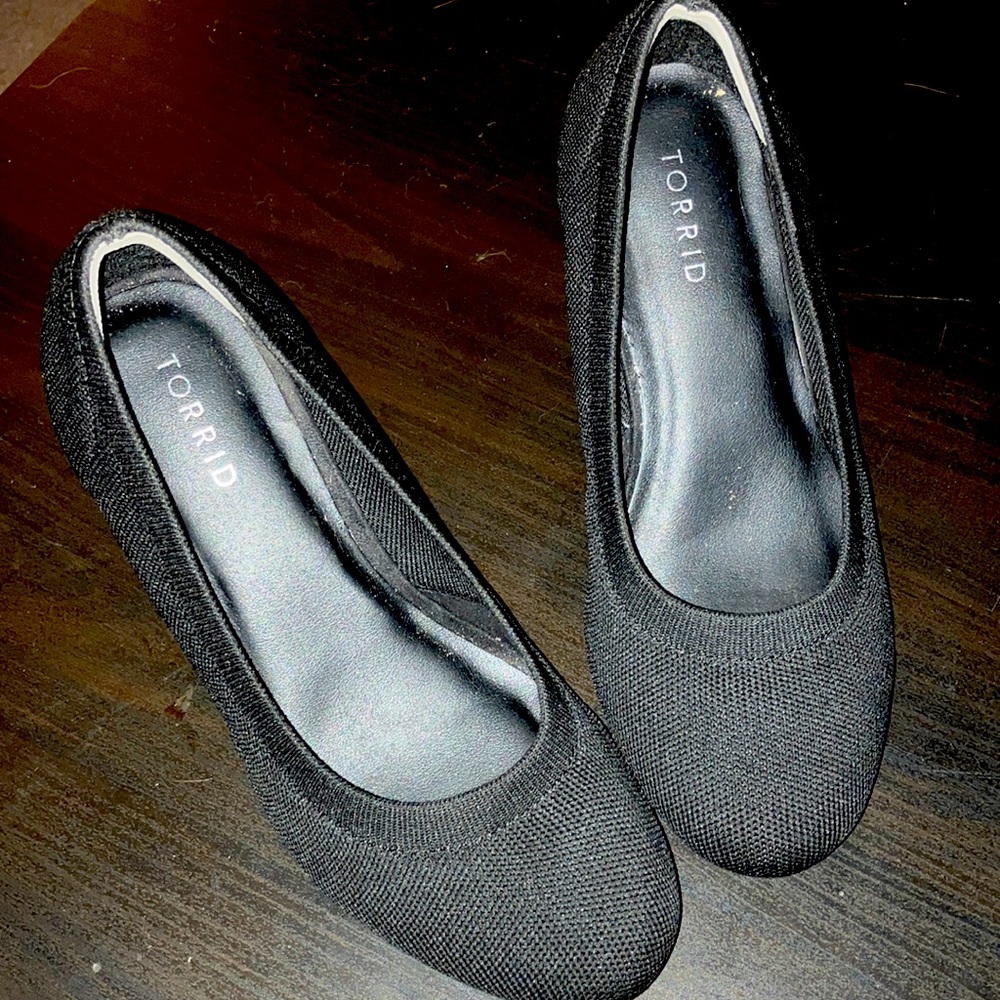 TORRID STRETCH KNIT PUMP 8.5